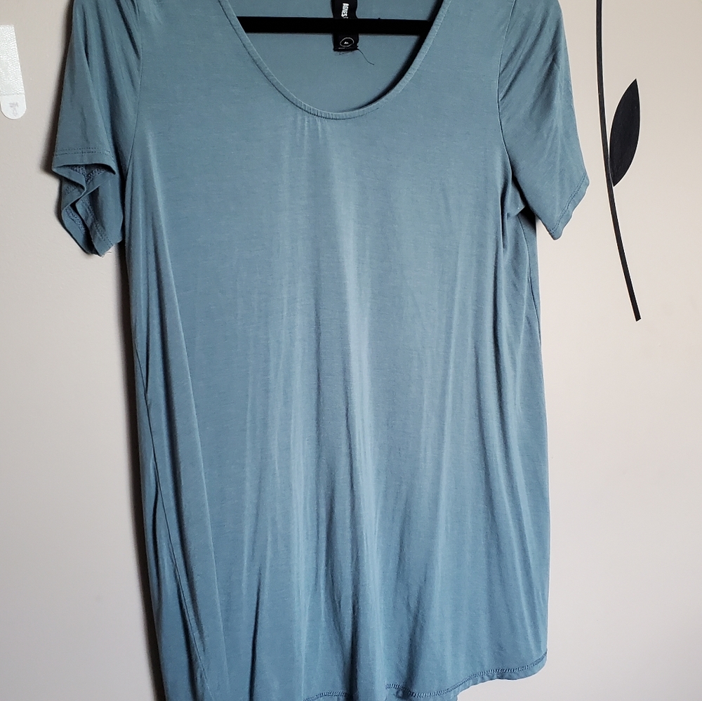 Agnes and Dora everyday tee